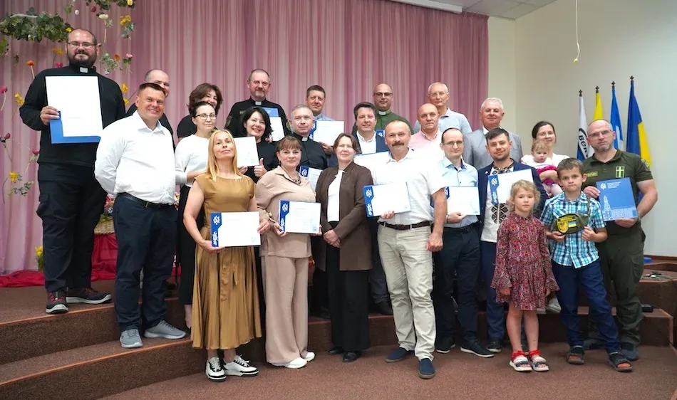 Понад 20 капеланів отримали державні сертифікати для служіння в лікарнях